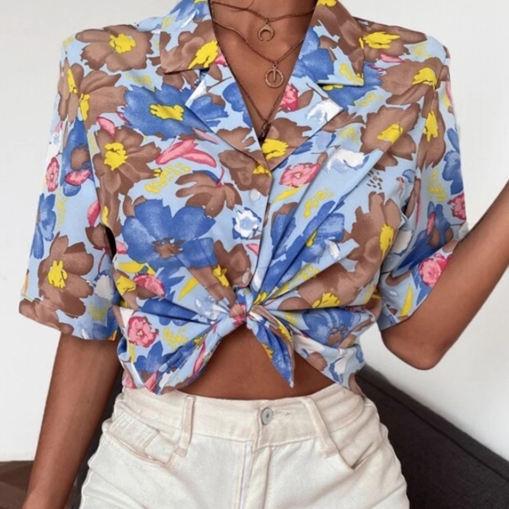 Multicolor cropped shirt